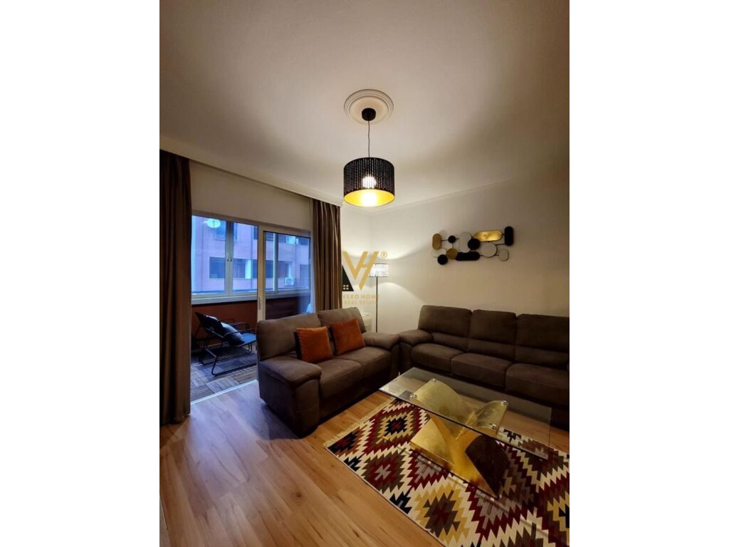 Jepet Apartament 2+1+2+ballkon me qera te Rruga Nikolla Tupe , Blloku 108 m2