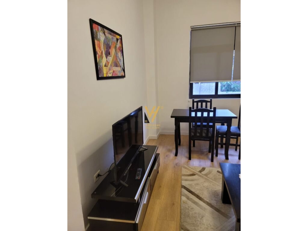 Jepet Apartament 1+1 me qera ne Qender te Tiranes 60 m2
