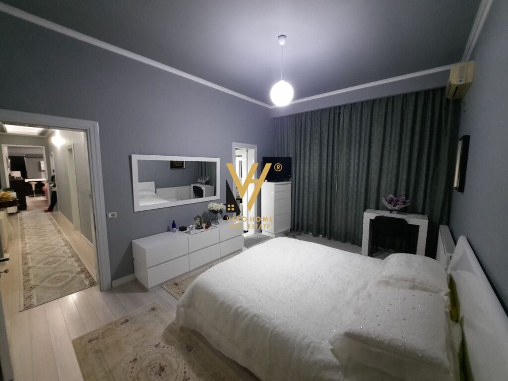 Shitet Objekt Biznesi tre Katesh te Lagjja 1 , Pogradec 1650 m2