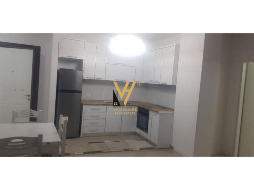 Jepet Apartament 2+1+ballkon me qera te Vila L , Astir 96 m2 4