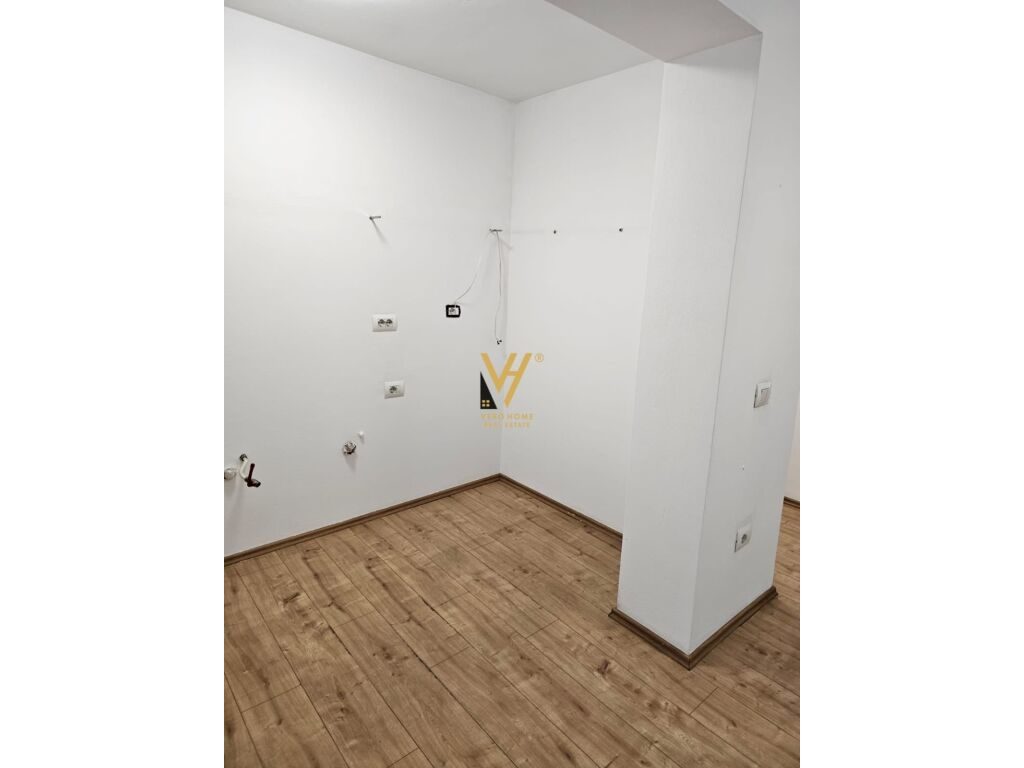 Jepet ambjent biznesi me qera te 21 Dhjetori 85 m2 2
