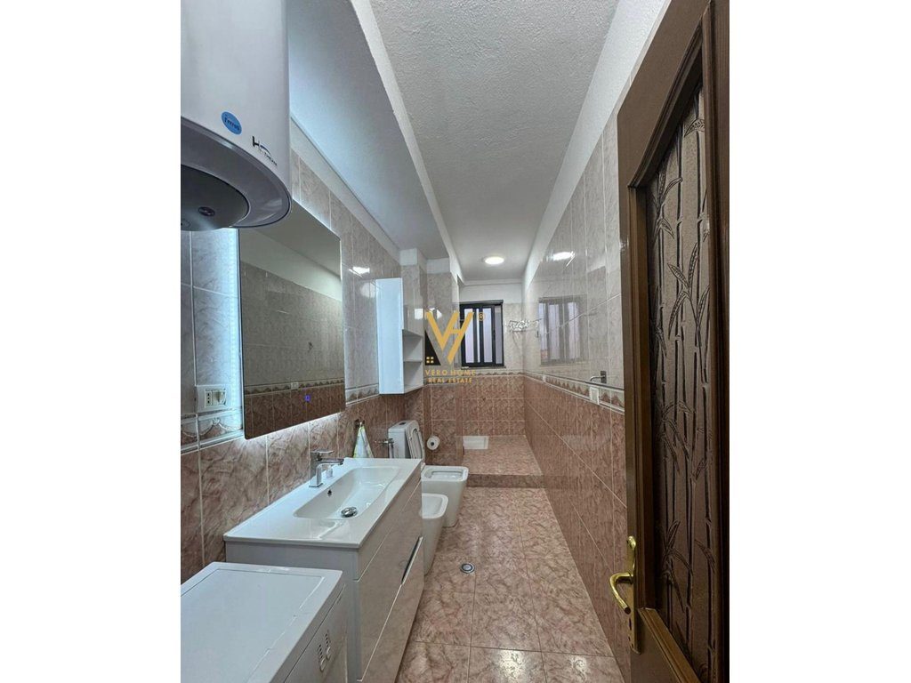 JEPET APARTAMENT 1+1+BLK ME QIRA TE STACIONI I TRENIT 45.000 LEKE 4