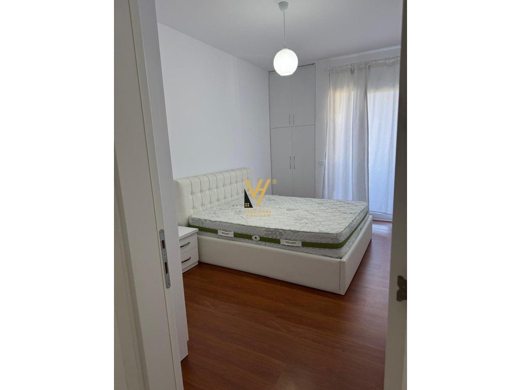 JEPET APARTAMENT 2+1+BLK ME QERA NE QENDER 60.000 LEKE 4