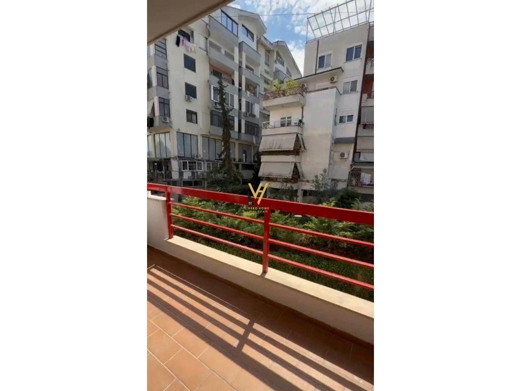 JEPET APARTAMENT 1+1+BLK ME QIRA TE LIQENI I THATE 50.000 LEKE 4