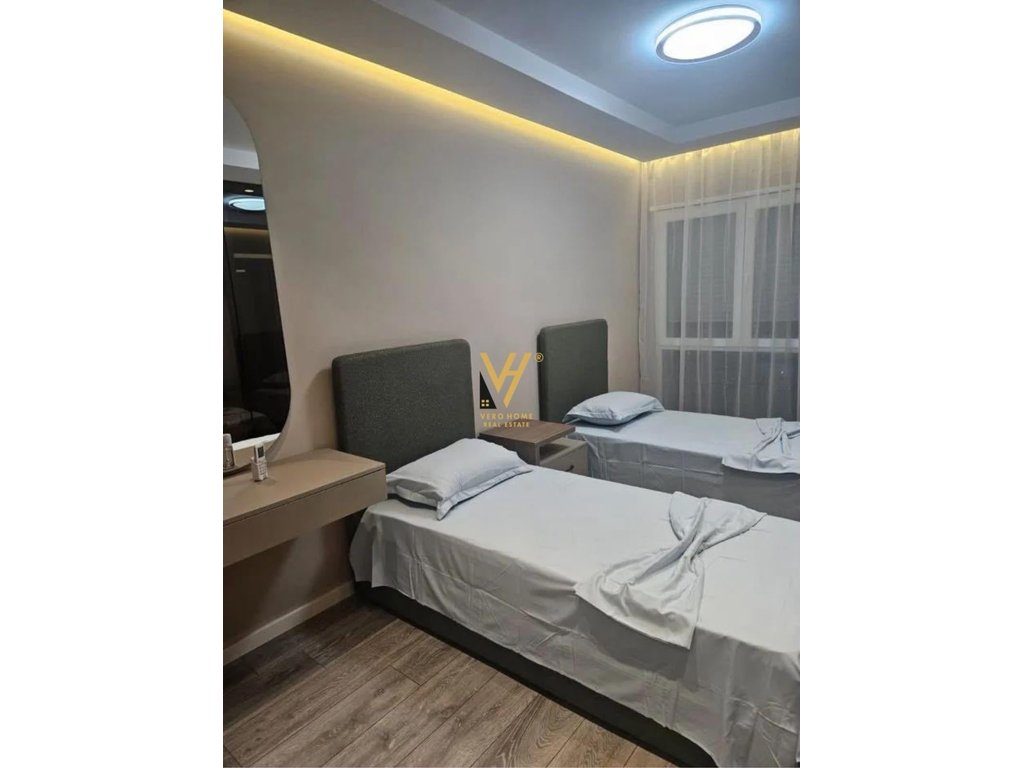 JEPET APARTAMENT 2+1+2+BLK ME QERA TEK ISH DOGANA 70.000 LEKE 3