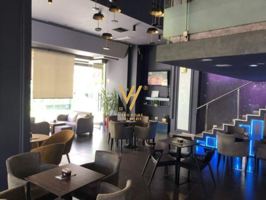 Shitet bar – kafe te Rruga Foto Xhavella, Unaza e Re 180 m2