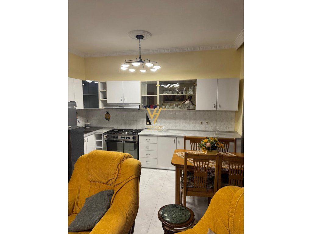 JEPET APARTAMENT 2+1 ME QIRA TE KODRA E PRIFTIT 45.000 LEKE 2