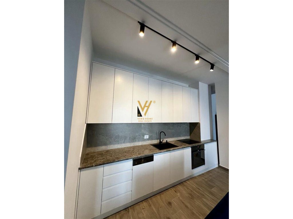 JEPET APARTAMENT 2+1+BLK ME QERA TE PAZARI I RI 1.000 EURO 2