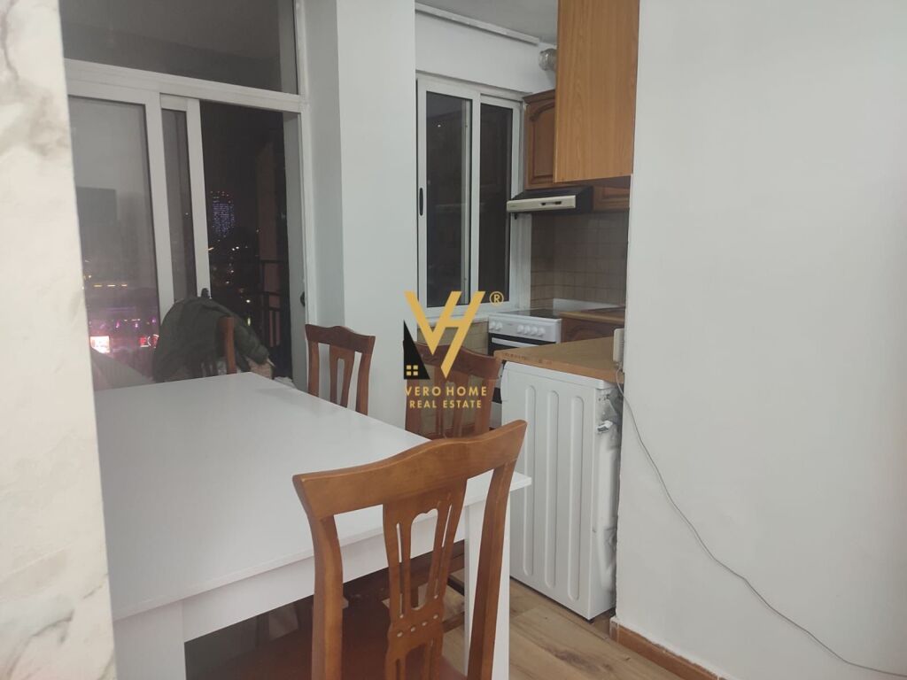 Jepet Apartament 1+1+ballkon me qera te Komuna e Parisit 75 m2 4