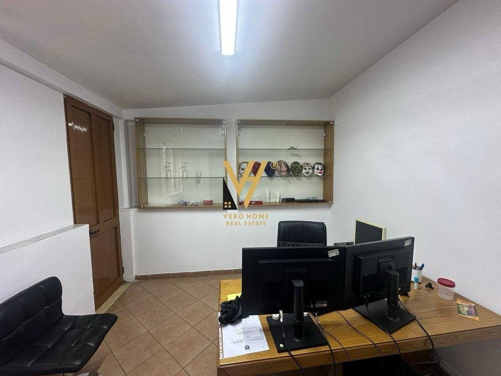 JEPET ZYRE 120 M2 ME QIRA TE ISH PARKU 80.000 LEKE 4