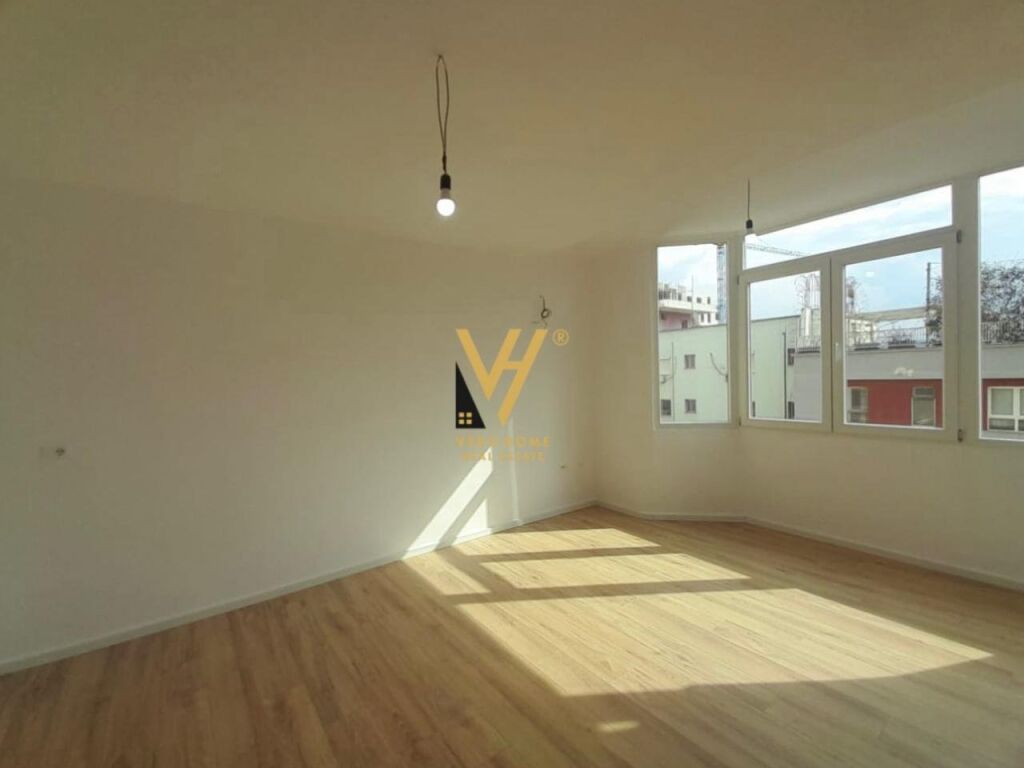 Shitet Apartament 1+1+ballkon te 21 Dhjetori 65 m2 3