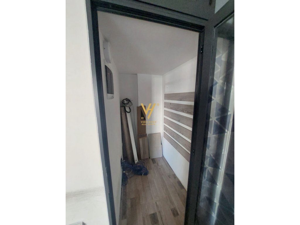 JEPET ZYRE 110 M2 ME QERA TE SHESHI WILLSON 1.400 EURO 2