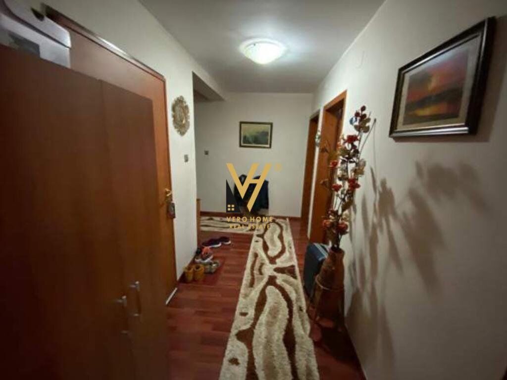Jepet Apartament 2+1 me qera te Rruga Fortuzi 90 m2