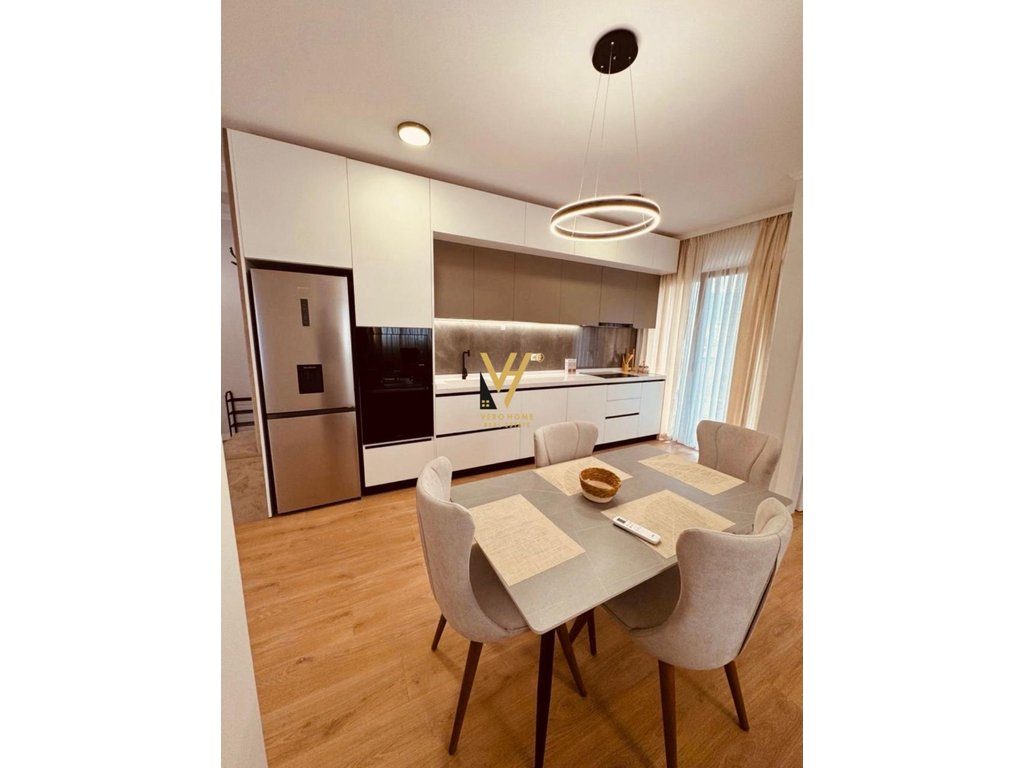 JEPET APARTAMENT 2+1+2 ME QIRA TE BLLOKU I AMBASADAVE 1.200 EURO 2