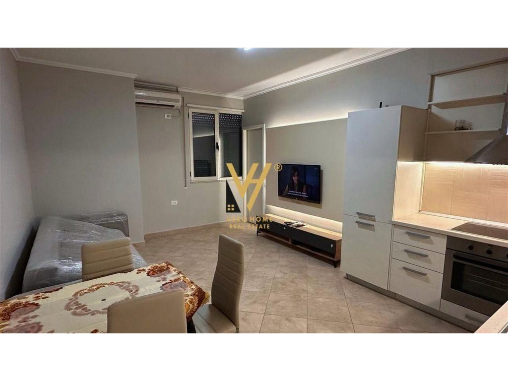 JEPET APARTAMENT 2+1+BLK ME QERA PRANE PEDIATRISE 750 EURO