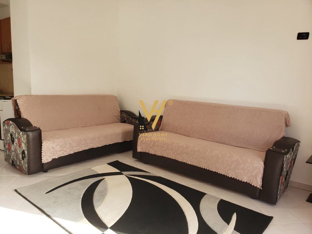 JEPET APARTAMENT 2+1+BLK ME QERA NE ASTIR 450 EURO