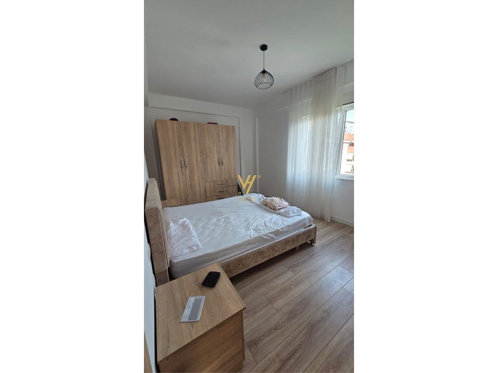 JEPET APARTAMENT 2+1+BLK ME QERA TE LIQENI I THATE 700 EURO 4