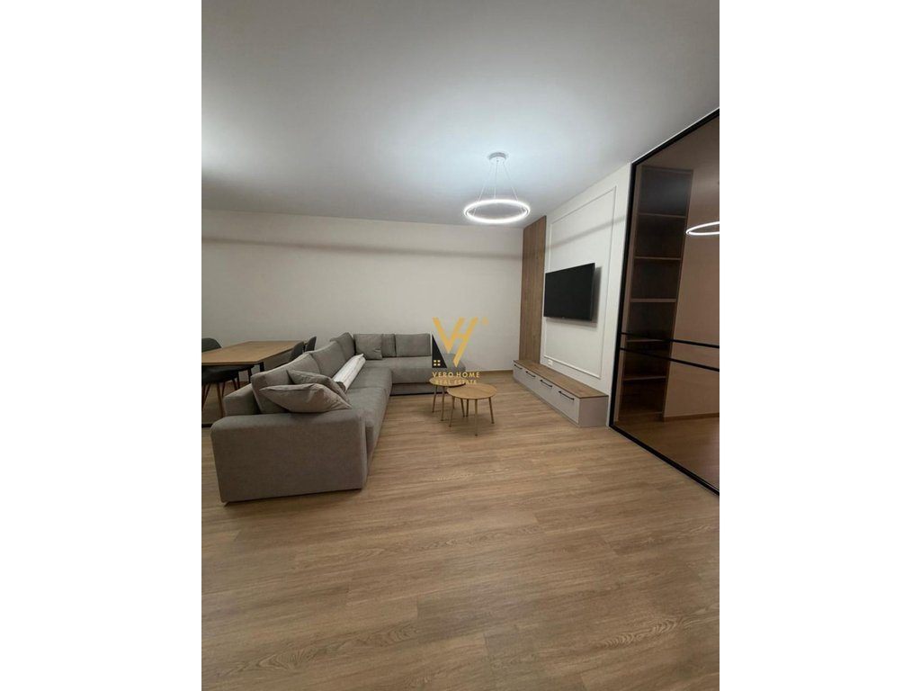 JEPET APARTAMENT 1+1+BLK ME QERA TE KOPSHTI ZOOLOGJIK 75.000 LEKE