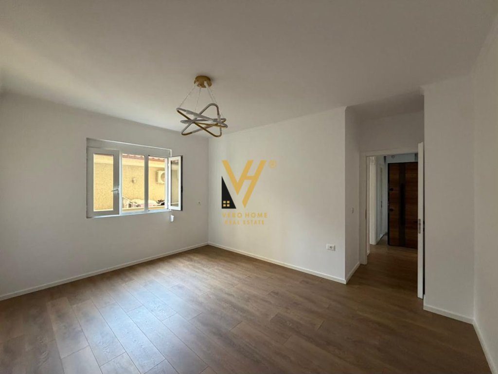 SHITET APARTAMENT 1+1+BLK TE RR.DRITAN HOXHA 108.000 EURO 3