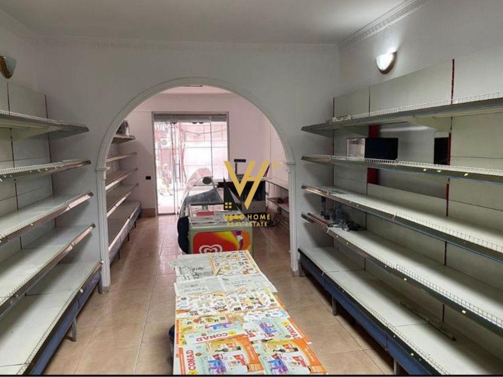 JEPET AMBIENT BIZNESI 45 M2 ME QERA TE 21 DHJETORI 500 EURO