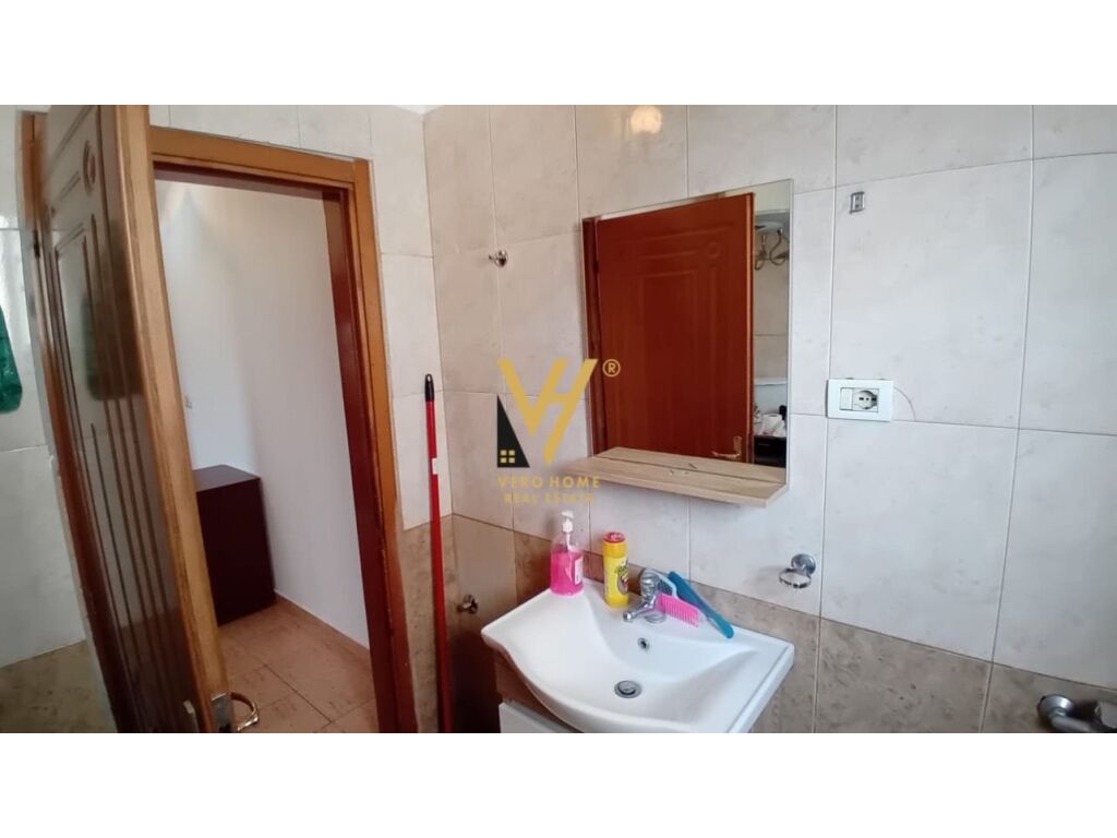 Jepet apartament 2+1+blk me qera ne Kinostudio 94 m2 2