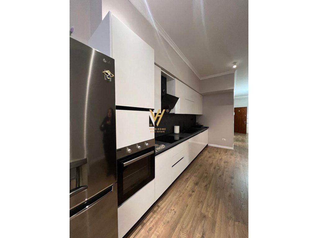 JEPET APARTAMENT 2+1+2+BLK ME QIRA TE KOMUNA E PARISIT 90.000 LEKE 2