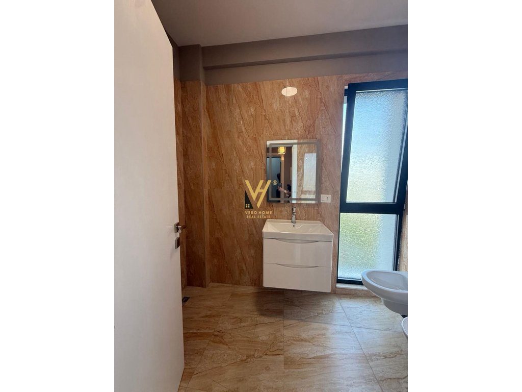 JEPET ZYRE 65 M2 ME QIRA TE QSUT, RRUGA E DIBRES 500 EURO 3