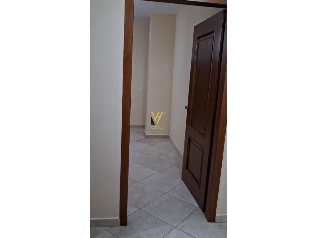 JEPET APARTAMENT 2+1 ME QIRA TE LIQENI THATE 40.000 LEKE 2