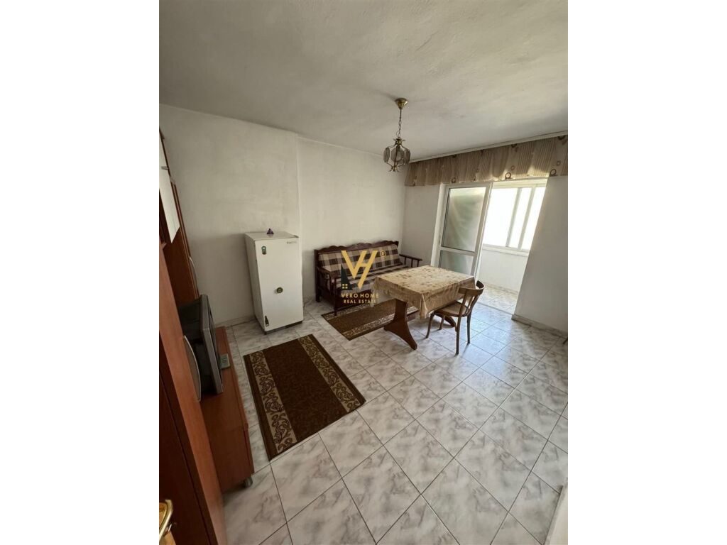 Jepet Apartament 3+1+ballkon me qera te Ambasada Amerikane 130 m2 3