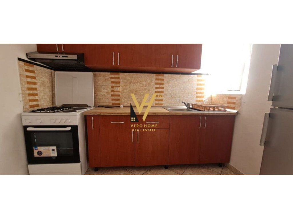 JEPET APARTAMENT 1+1 ME QIRA TE RR. KOSOVAREVE 55.000 LEKE 3