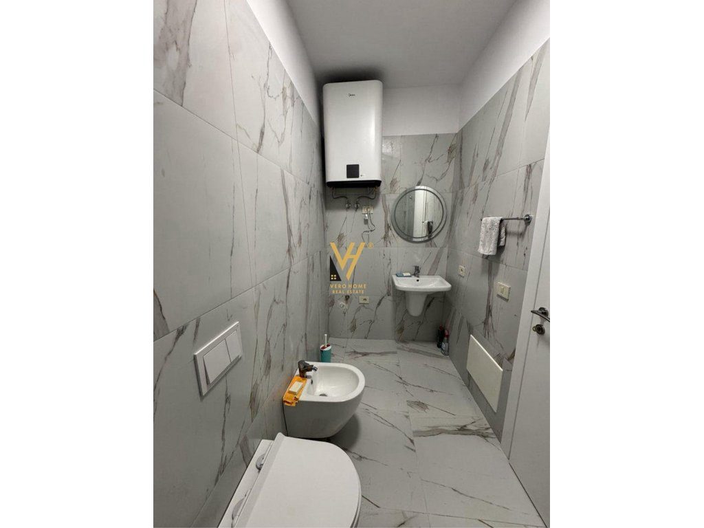 JEPET ZYRE 94 M2 ME QIRA TE RRUGA E DURRESIT 1.000 EURO 4