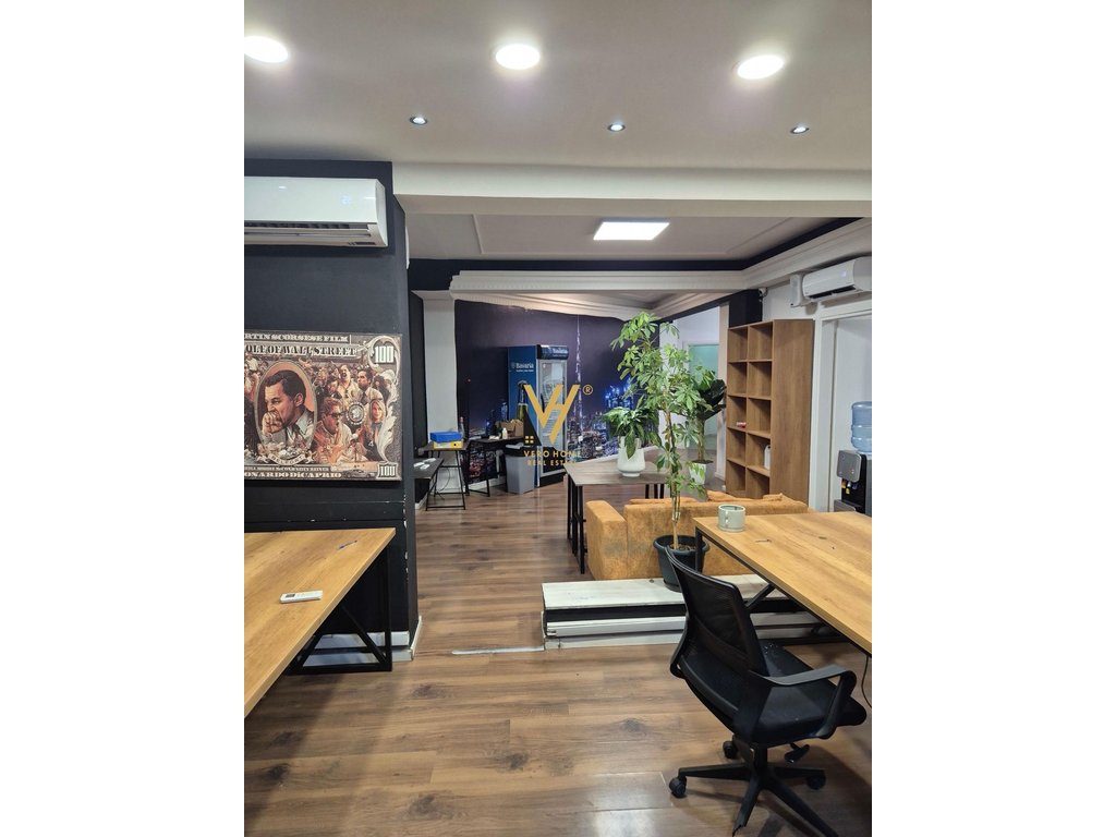 JEPET ZYRE 150 M2 ME QERA TEK GLOBI, RRUGA KAVAJES 900 EURO