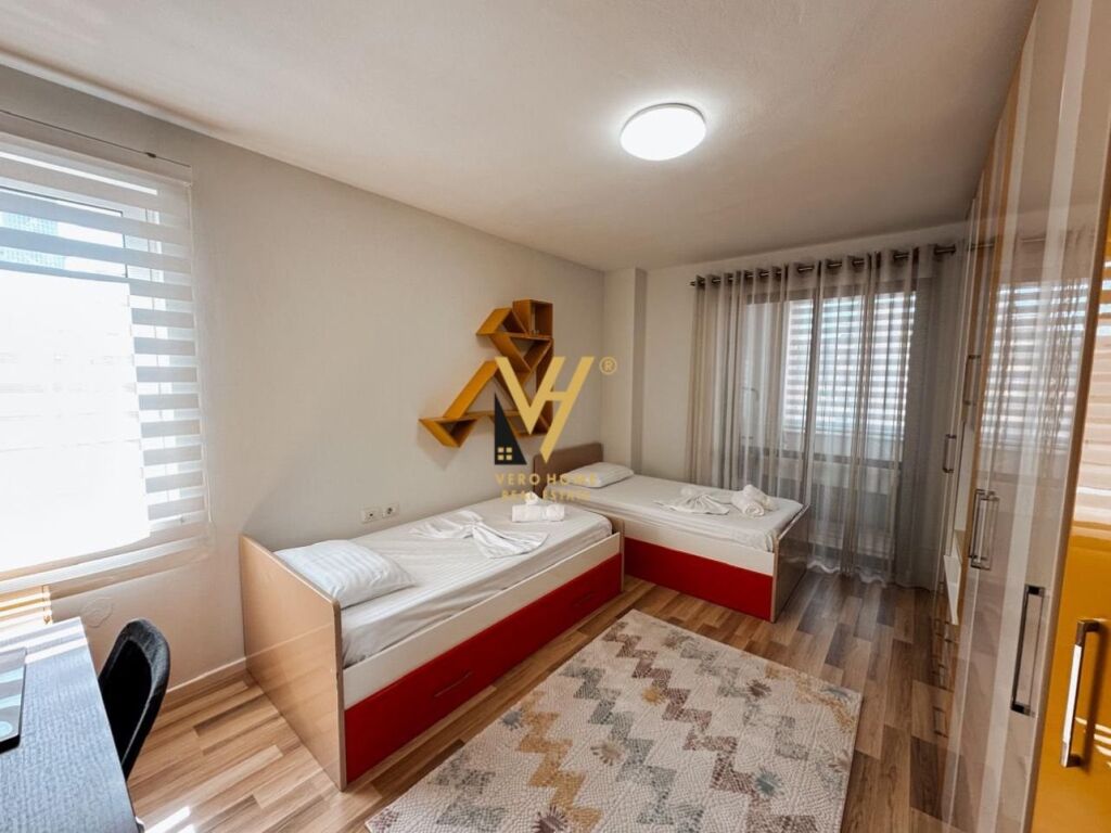 Shitet Apartament 2+1+2+ballkon te Rruga e Elbasanit 125 m2 3