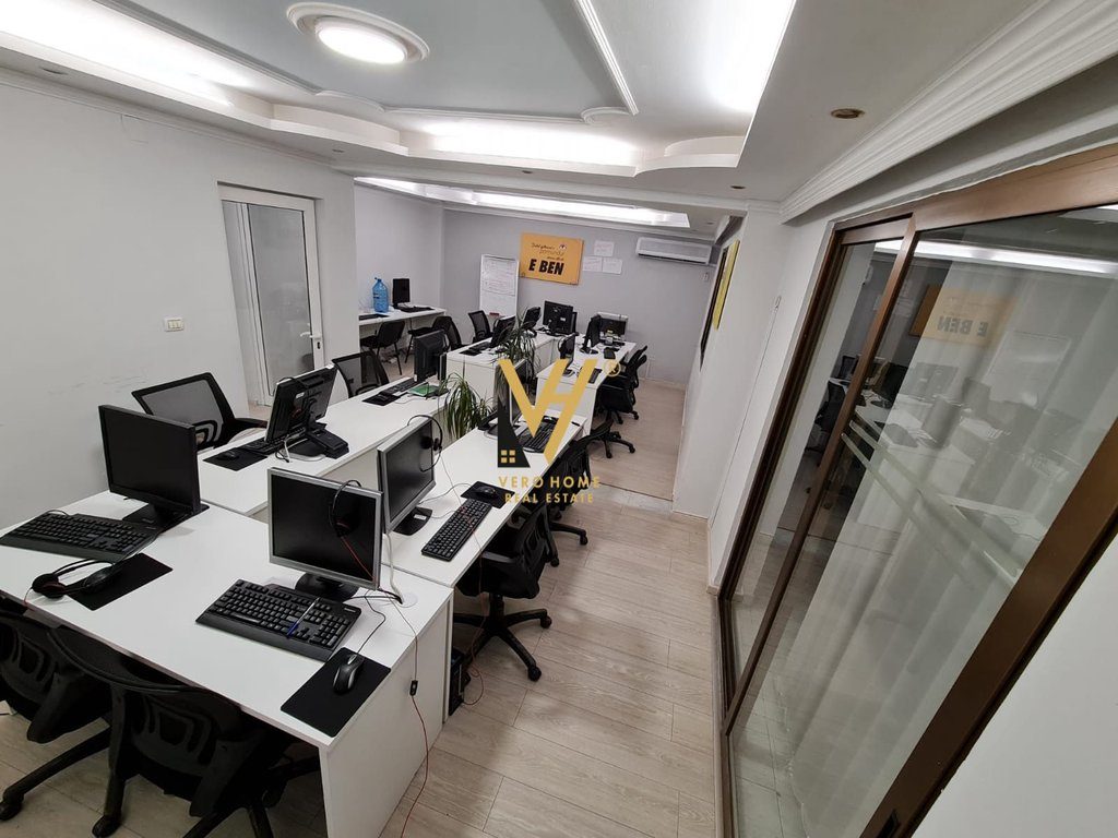 JEPET ZYRE 120 M2 ME QERA TE SHESHI WILLSON 850 EURO 2