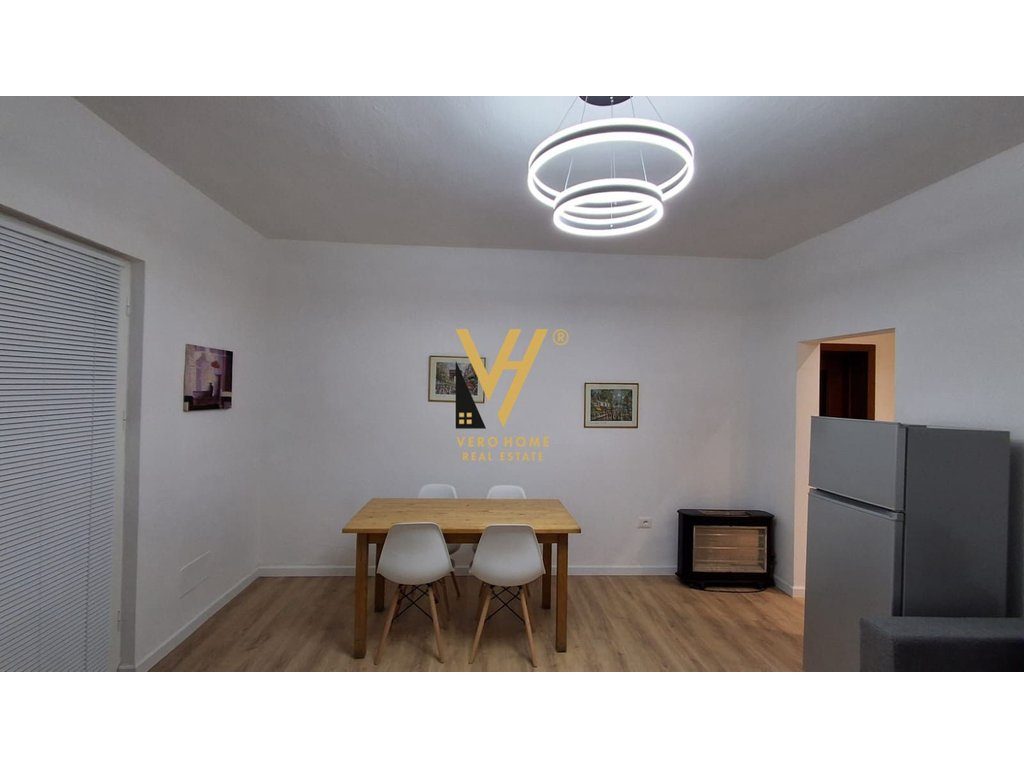 JEPET APARTAMENT 1+1 ME QERA NE QENDER 70.000 LEKE 3