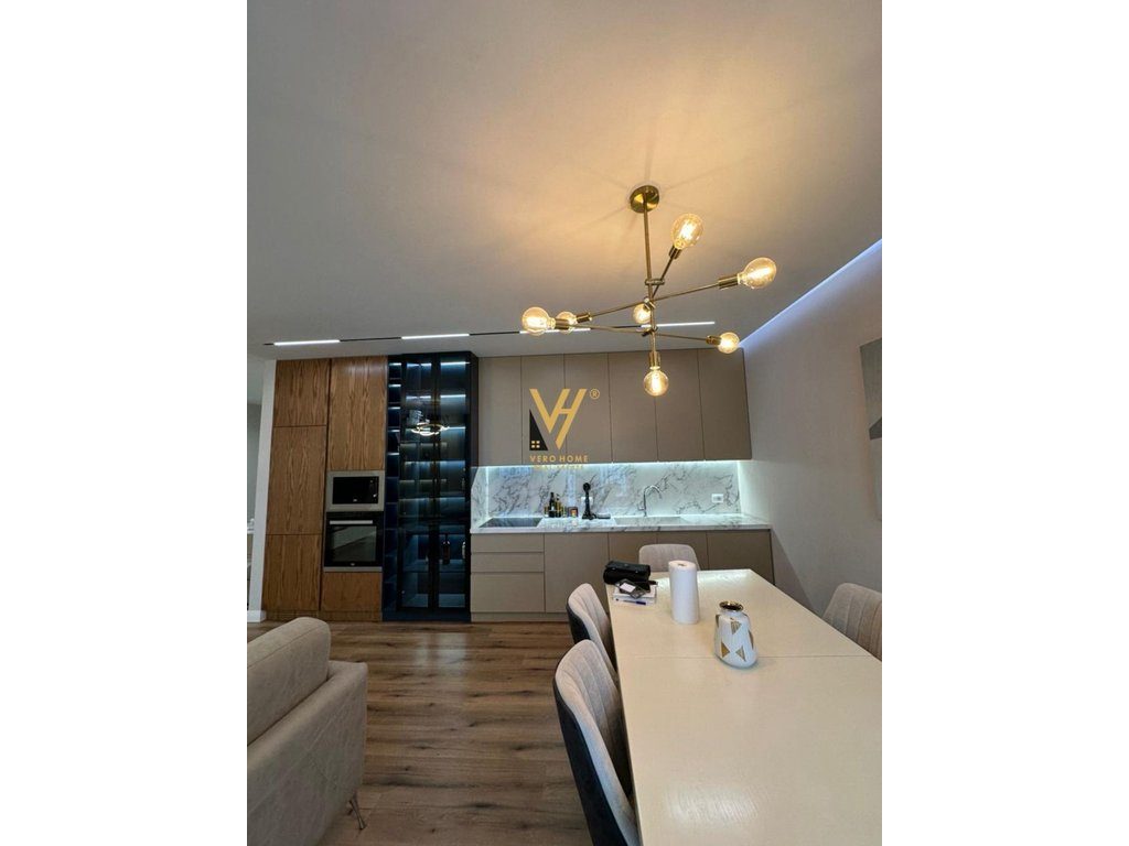 JEPET APARTAMENT 3+1+2+BLK ME QERA TE RRUGA TEODOR KEKO 1.000 EURO 2