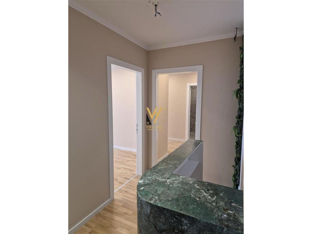 JEPET ZYRE 127M2 ME QIRA,LAKE VIEW.2.200 EURO 3
