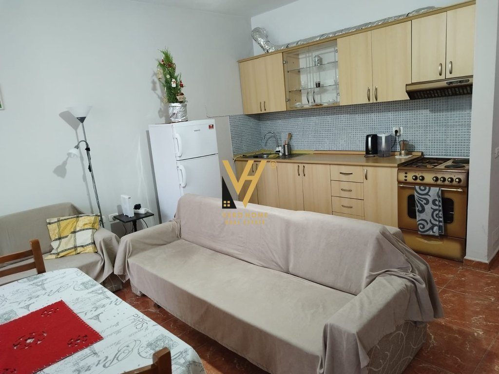 JEPET APARTAMENT 1+1+BLK ME QIRA TE RRUGA E ELBASANIT 47.000 LEKE 2
