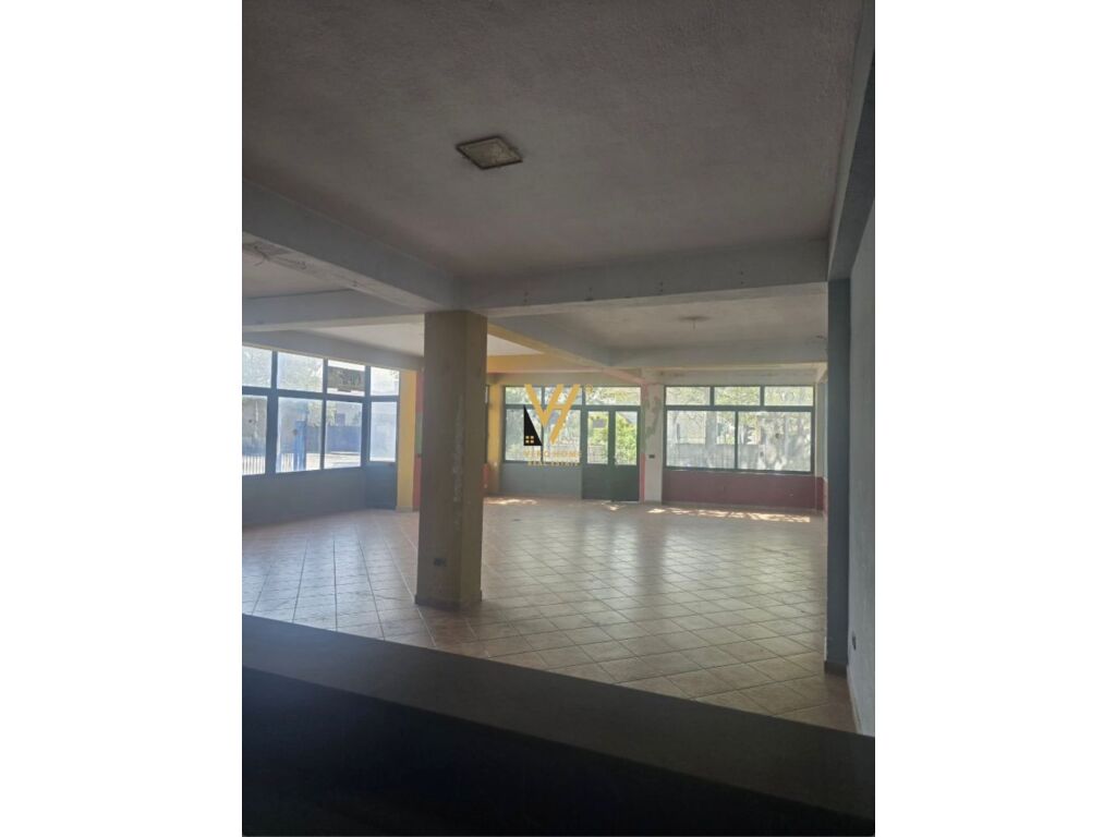 Jepet Ambient Biznesi me qera ne Mezez 175 m2