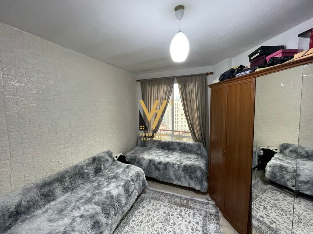 SHITET APARTAMENT 2+1+BLK TE STACIONI TRENIT 215.000 EURO 2