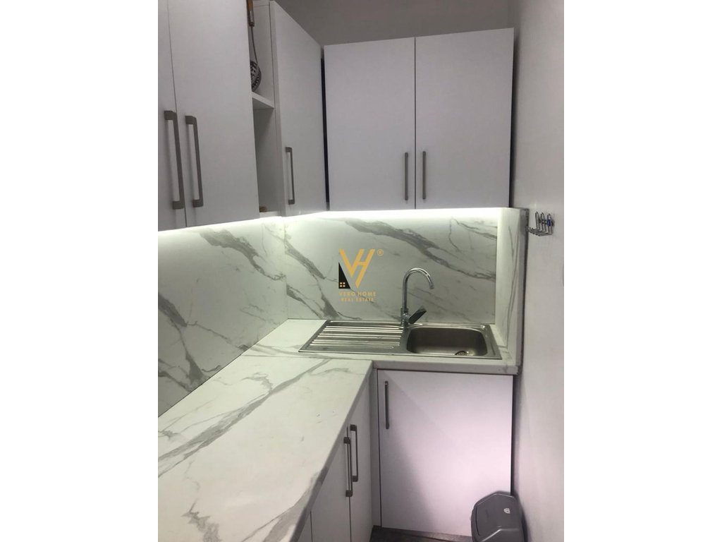 JEPET APARTAMENT 2+1 ME QIRA TE RRUGA E DIBRES 55.000 LEKE 3
