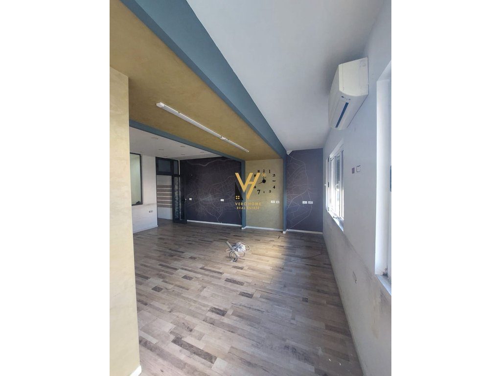 JEPET ZYRE 110 M2 ME QERA TE SHESHI WILLSON 1.400 EURO