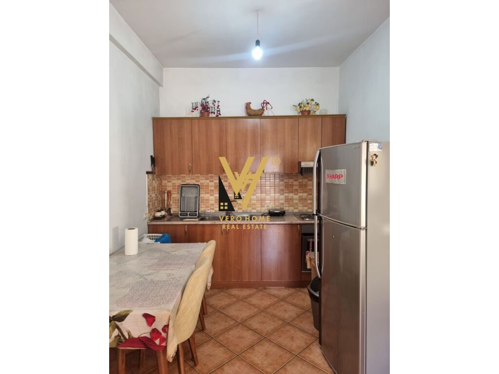 JEPET SHTEPI DY KATESHE ME QERA NE KOMBINAT 1.100 EURO 4