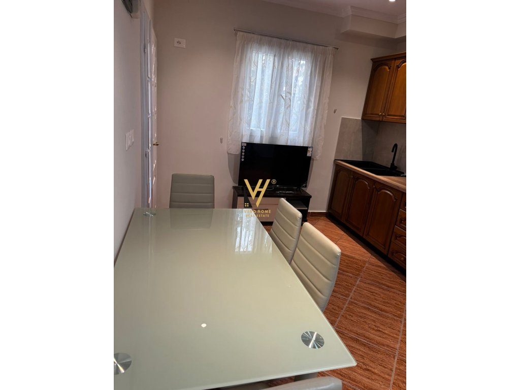 JEPET APARTAMENT 1+1+BLK ME QERA TE 5 MAJI 45.000 LEKE 3