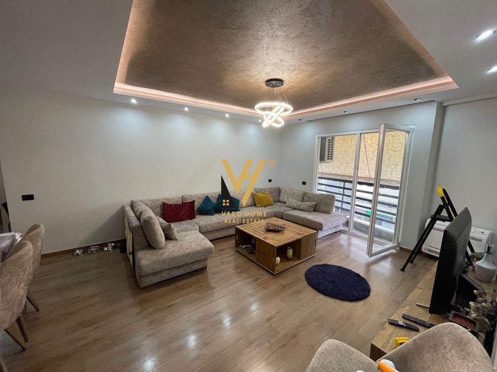 JEPET APARTAMENT 2+1+BLK ME QIRA TE KOMUNA E PARISIT 90.000 LEKE