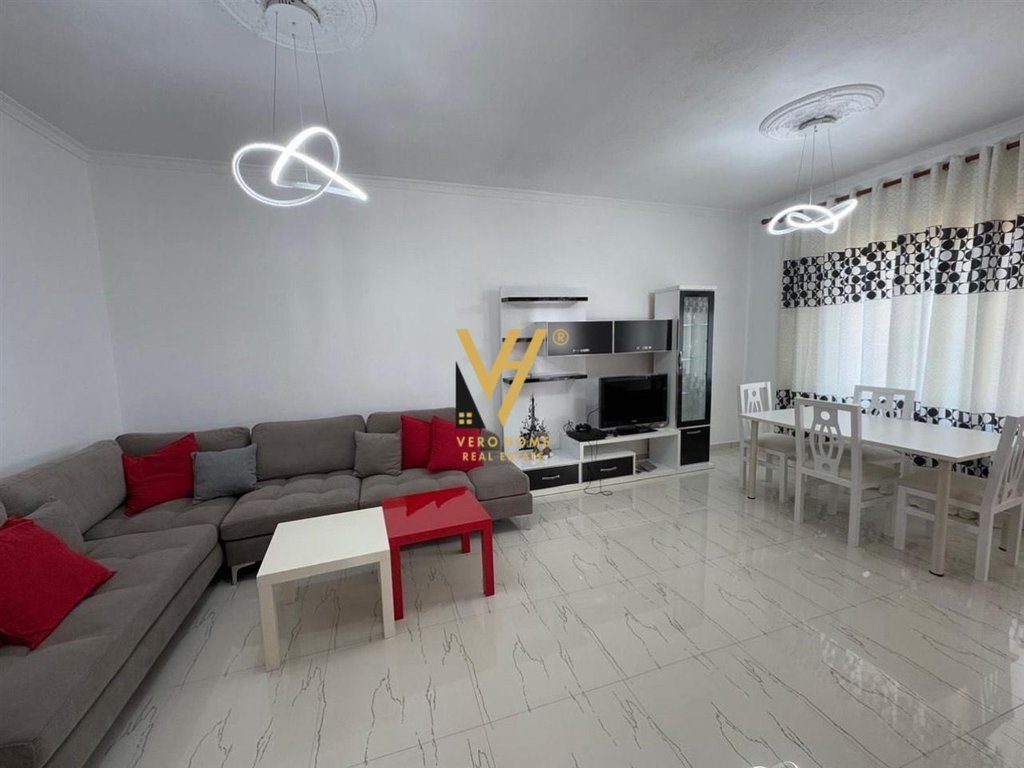JEPET APARTAMENT 2+1+BLK ME QIRA NE SAUK 600 EURO