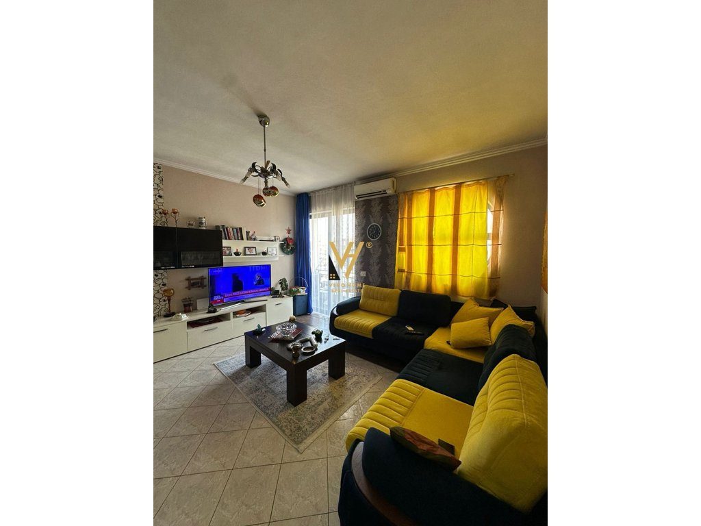 JEPET APARTAMENT 1+1+2BLK TE RRUGA E KOSOVAREVE 700 EURO