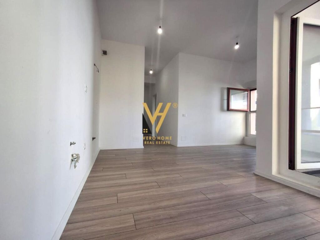 Shitet Apartament 1+1+ballkon te Mangalemi , Ali Demi 67 m2