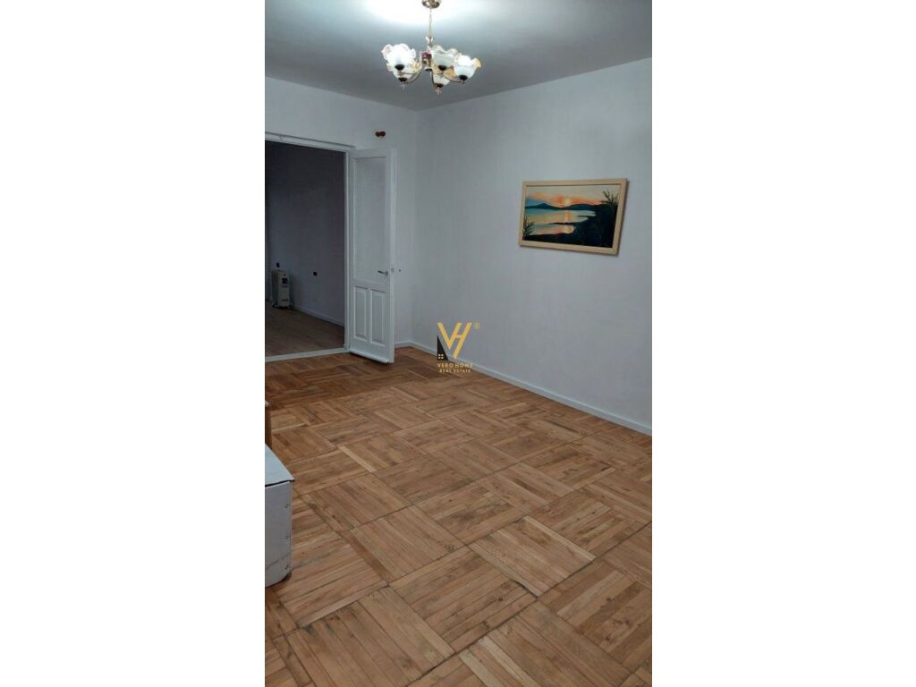 Jepet Zyre me qera te Myslym Shyri 120 m2 3