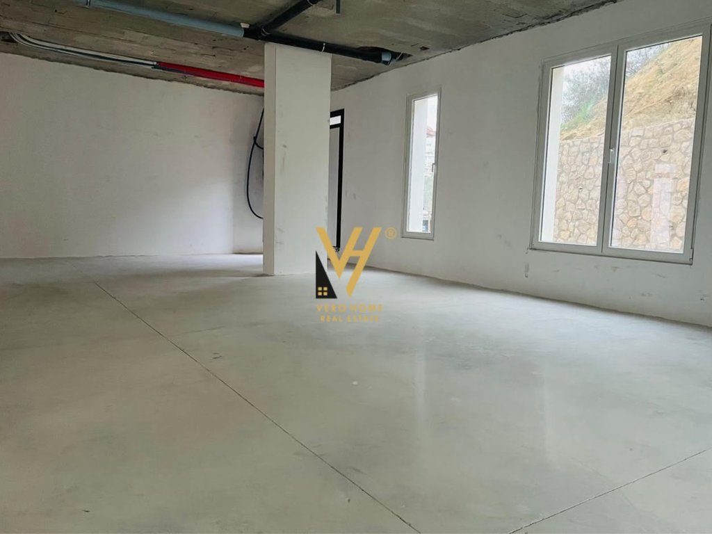 JEPET GODINE BIZNESI 1.000 M2 ME QERA NE SELITE 350.000 LEKE 4